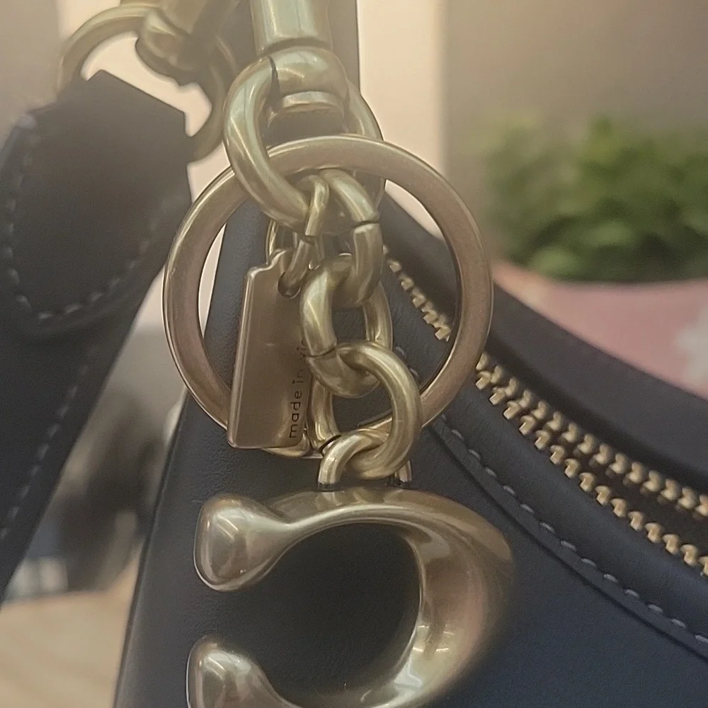 NWOT BRASS COACH C KEYCHAIN - Picture 8 of 8